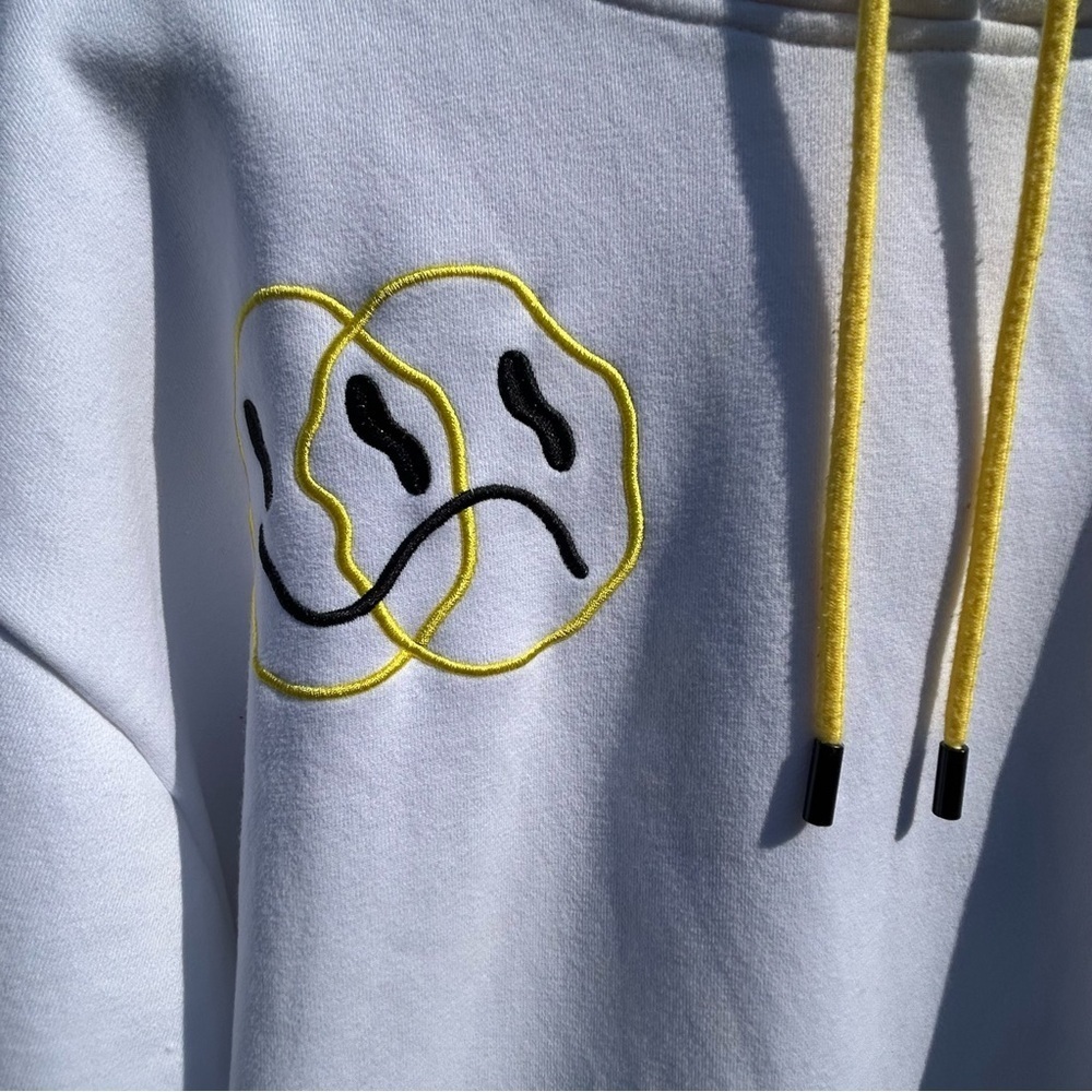 Sarai Baggy White Sweatshirt with Yellow Hood Lining Colorful Text Size XXL - Picture 4 of 12